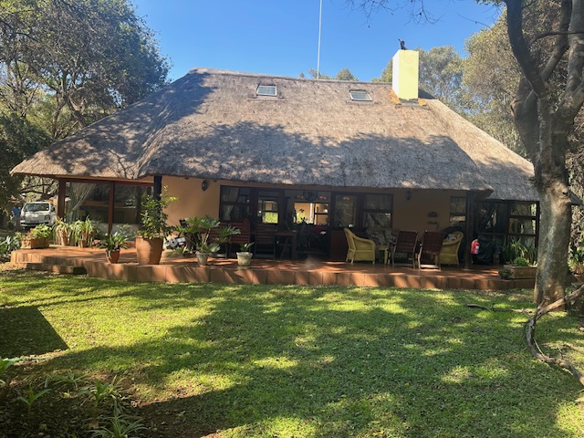 5 Bedroom Property for Sale in Lakeland North West